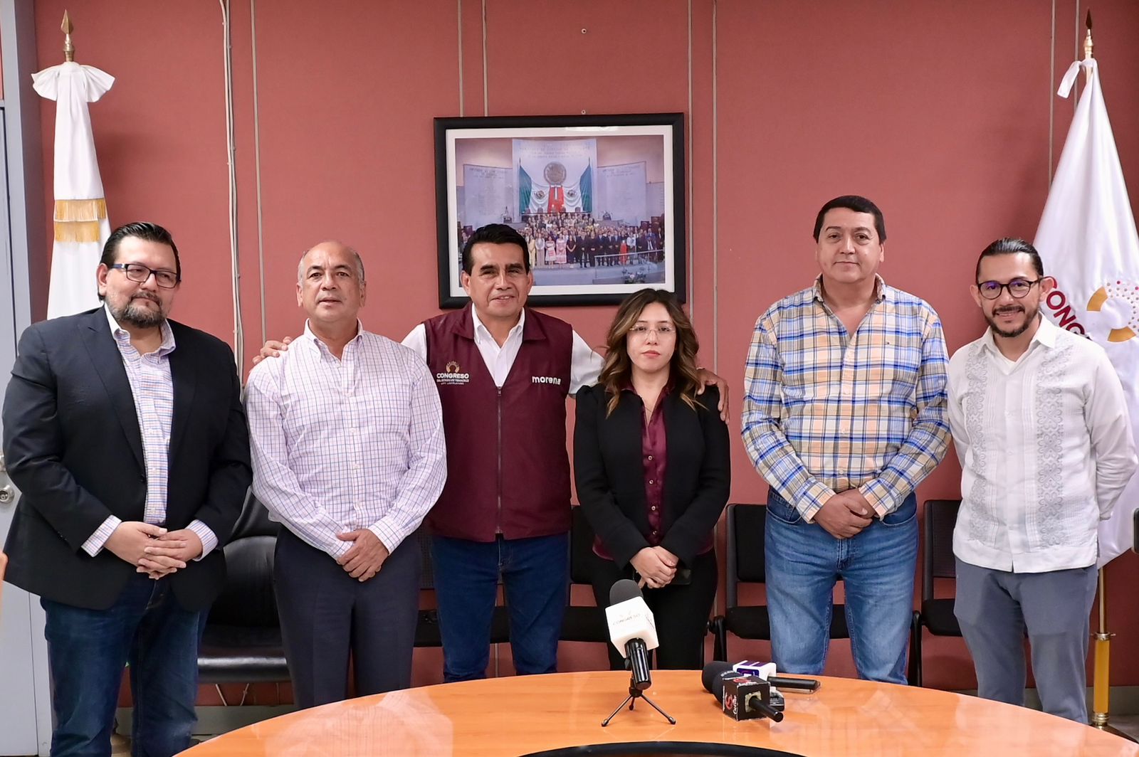 *Donan diputadas y diputados un mes de salario a damnificados*