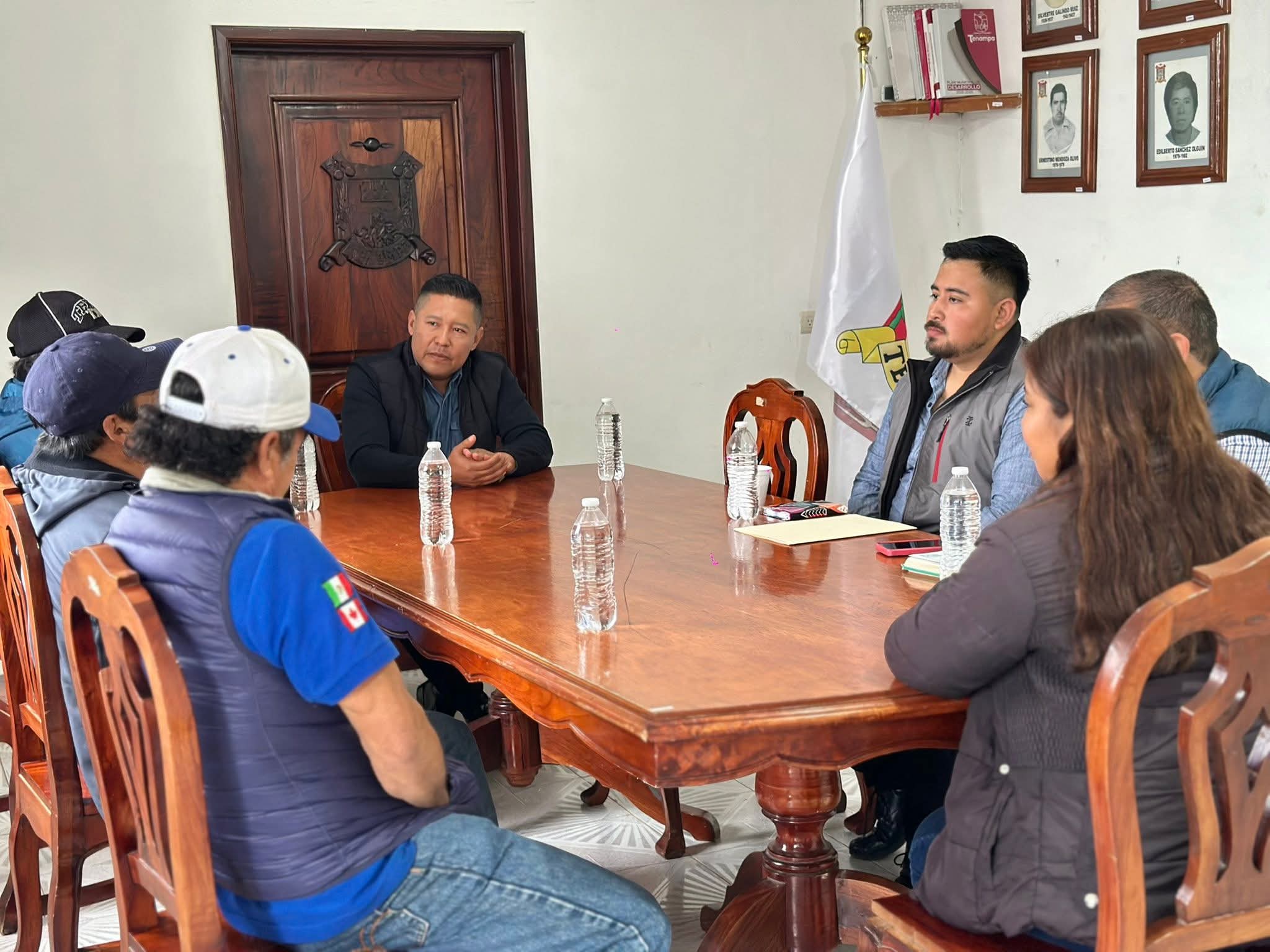 *Alcalde de Tenampa se Reúne con Comisariados Ejidales para Impulsar Desarrollo Agrícola*